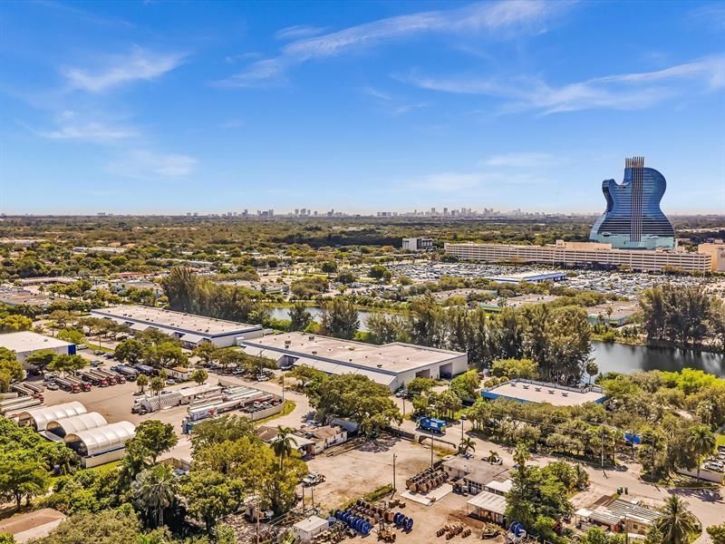 4901 SW 51st St, Davie, FL 33314 Photo