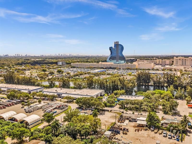 4901 SW 51st St, Davie, FL 33314 Photo