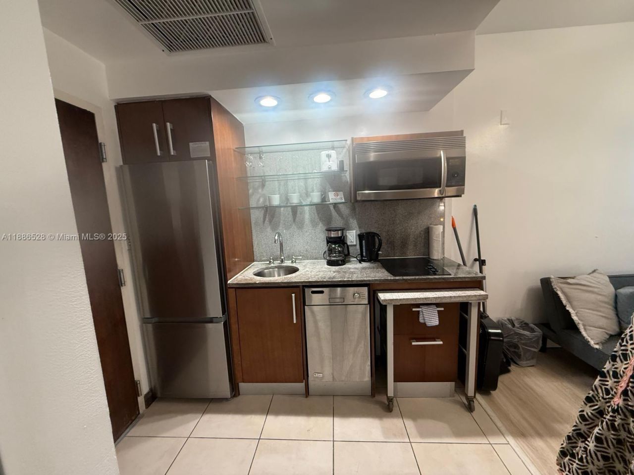 1036 Ocean Dr, Unit B303, Miami Beach, FL 33139 Photo