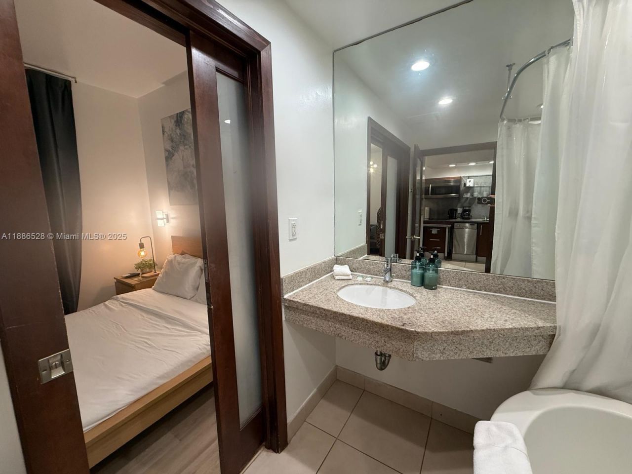 1036 Ocean Dr, Unit B303, Miami Beach, FL 33139 Photo