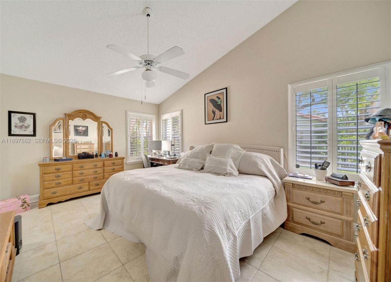 1653 SW 158th Ter, Pembroke Pines, FL 33027 Photo