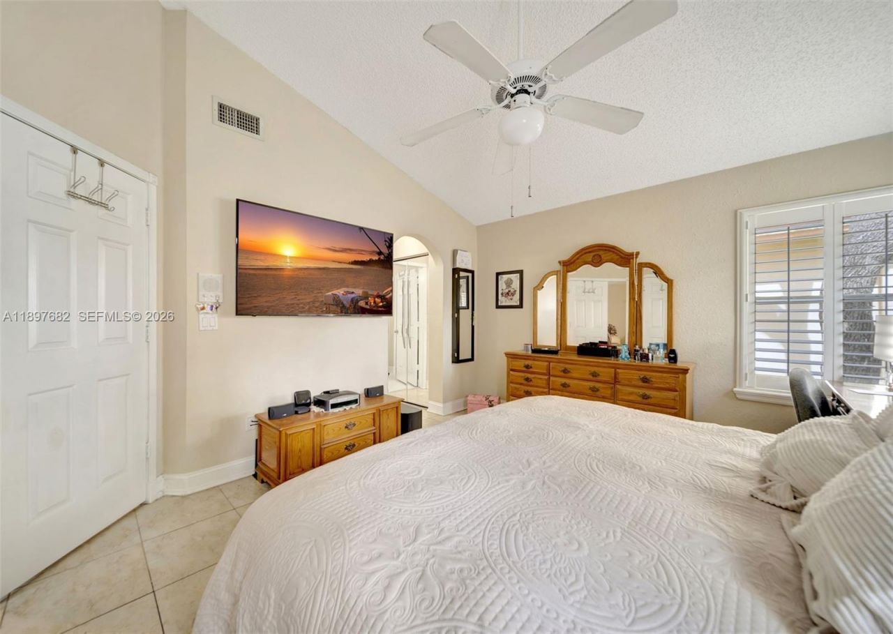 1653 SW 158th Ter, Pembroke Pines, FL 33027 Photo