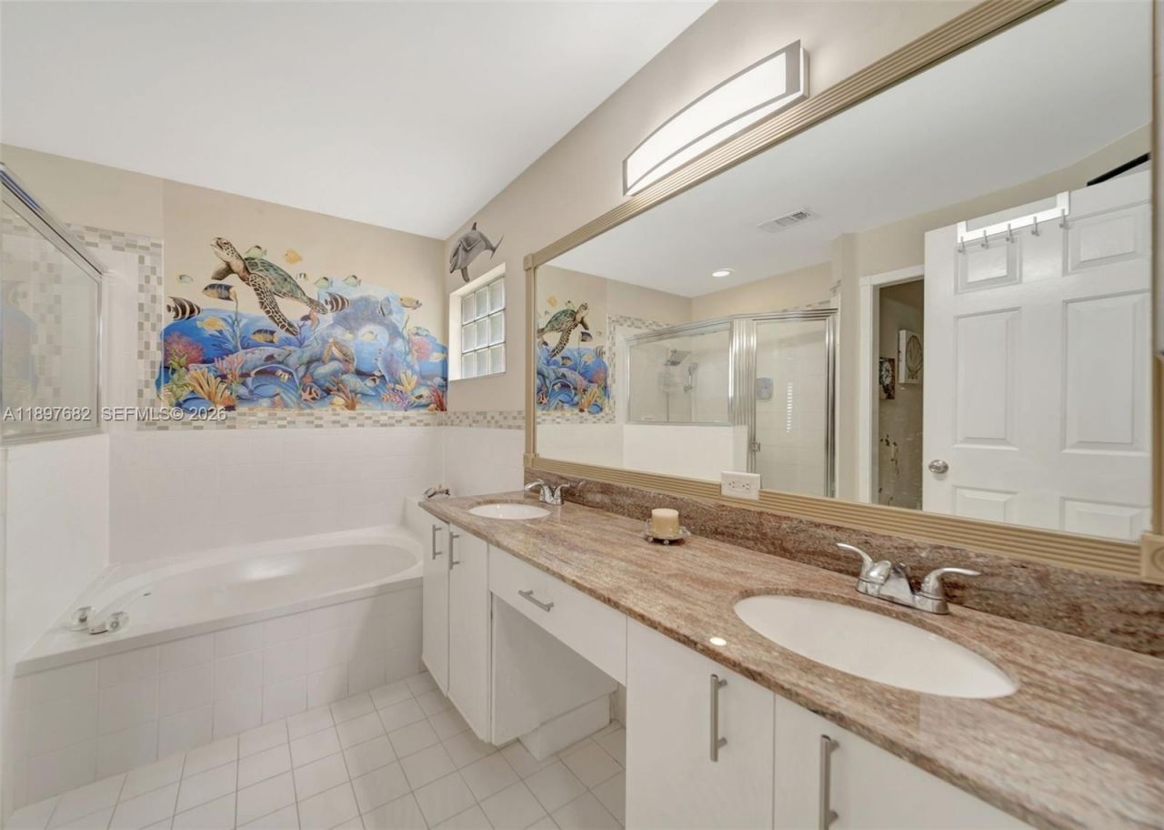 1653 SW 158th Ter, Pembroke Pines, FL 33027 Photo