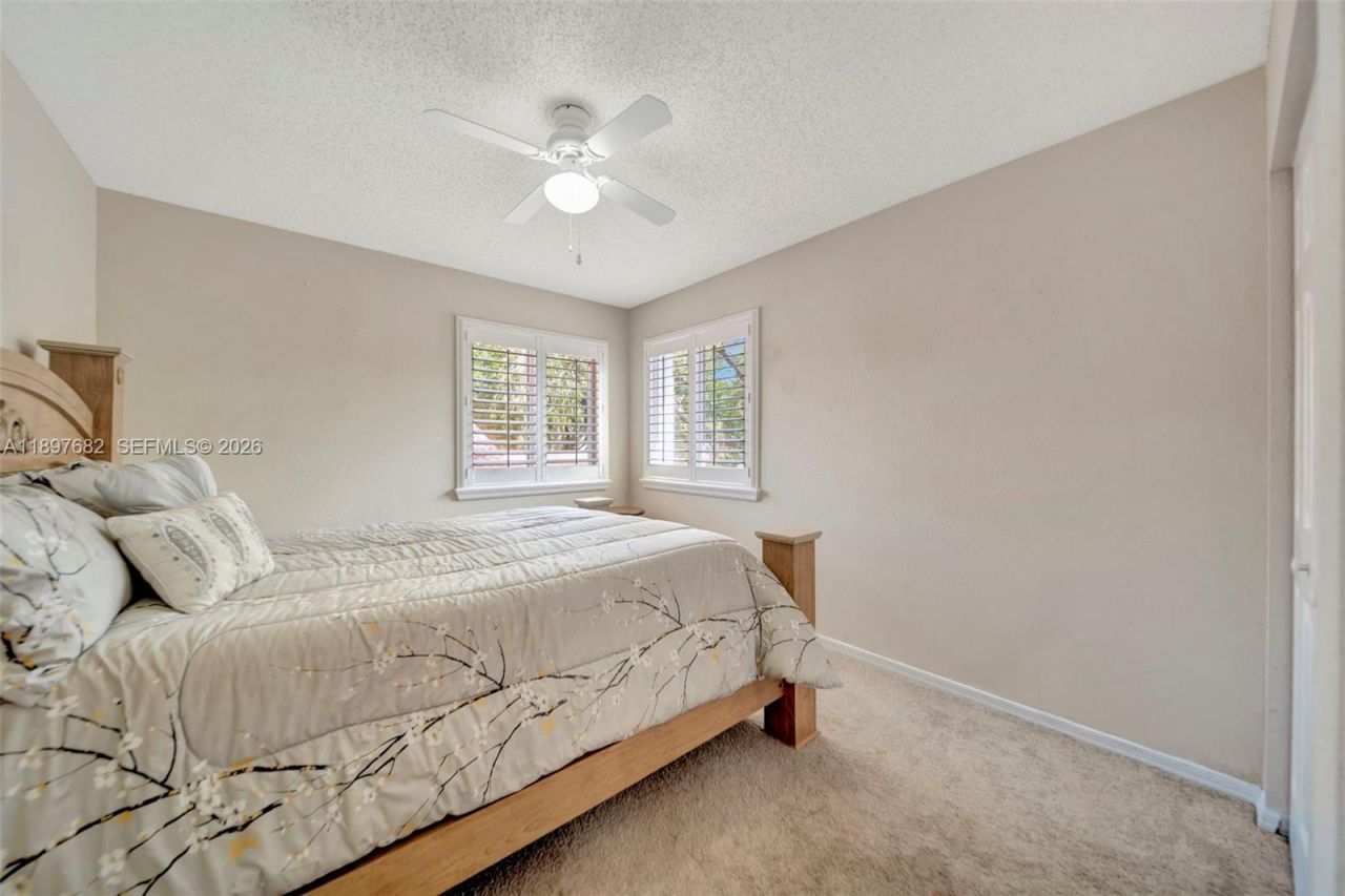 1653 SW 158th Ter, Pembroke Pines, FL 33027 Photo