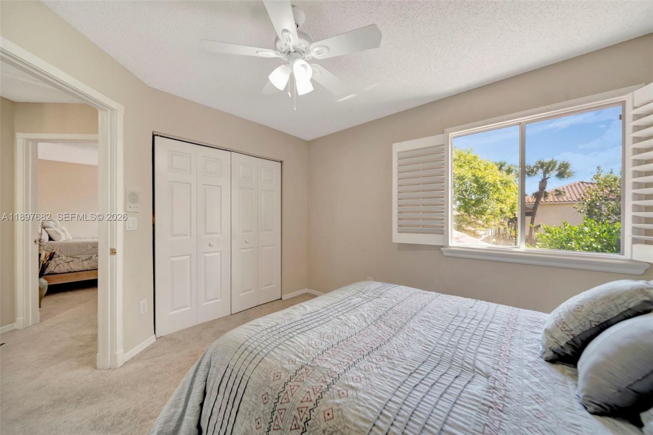 1653 SW 158th Ter, Pembroke Pines, FL 33027 Photo