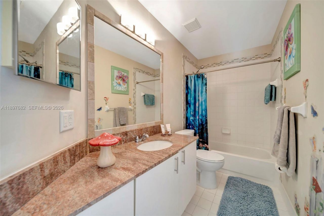 1653 SW 158th Ter, Pembroke Pines, FL 33027 Photo