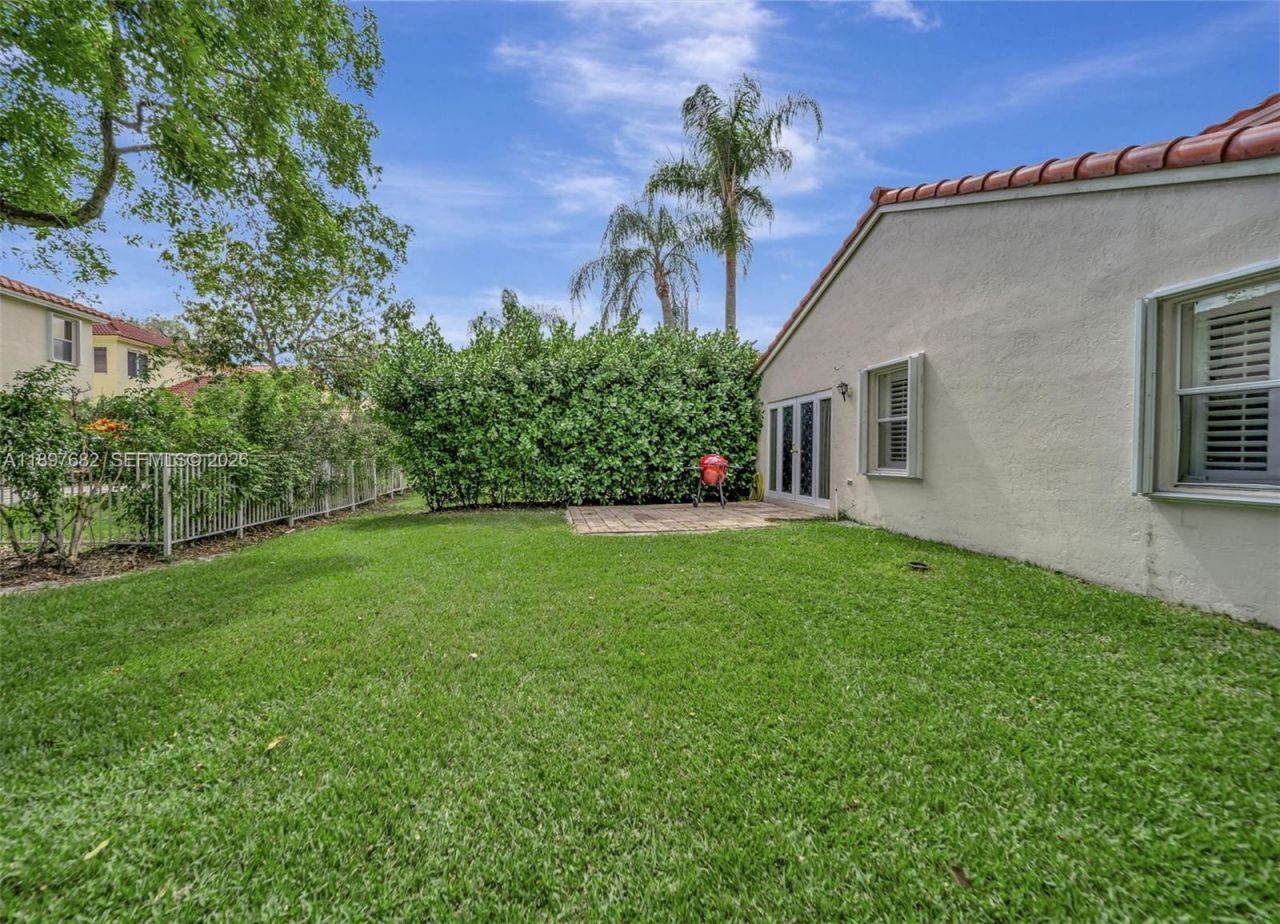 1653 SW 158th Ter, Pembroke Pines, FL 33027 Photo