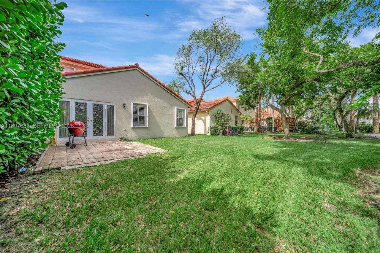 1653 SW 158th Ter, Pembroke Pines, FL 33027 Photo