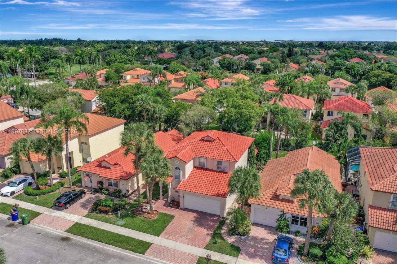 1653 SW 158th Ter, Pembroke Pines, FL 33027 Photo