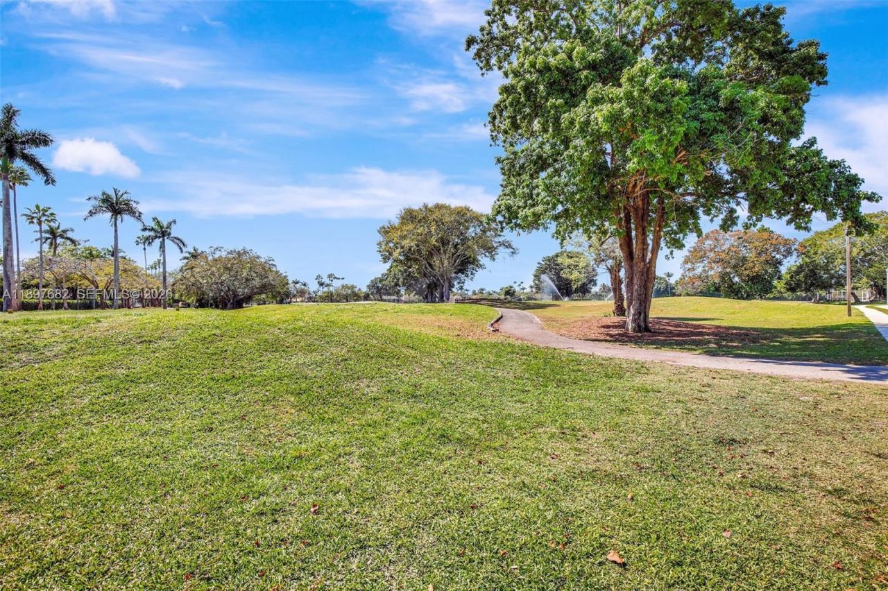 1653 SW 158th Ter, Pembroke Pines, FL 33027 Photo