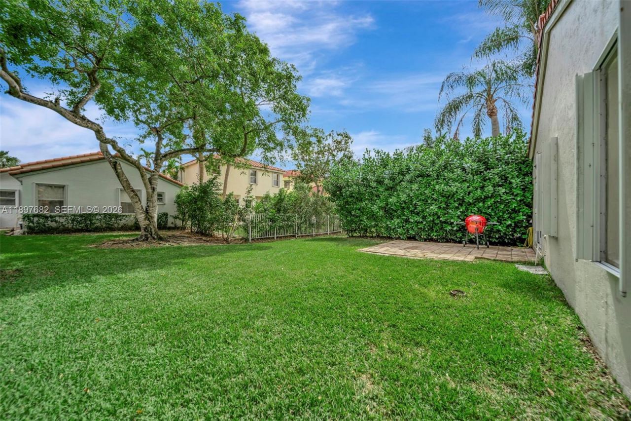 1653 SW 158th Ter, Pembroke Pines, FL 33027 Photo