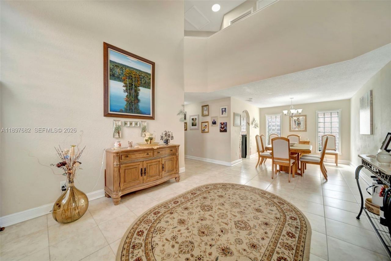 1653 SW 158th Ter, Pembroke Pines, FL 33027 Photo