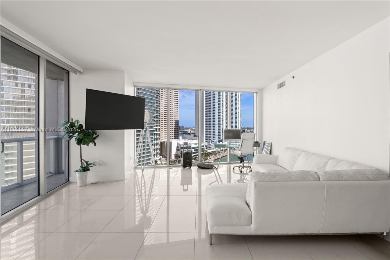 465 Brickell Ave, Unit 1602, Miami, FL 33131 Photo
