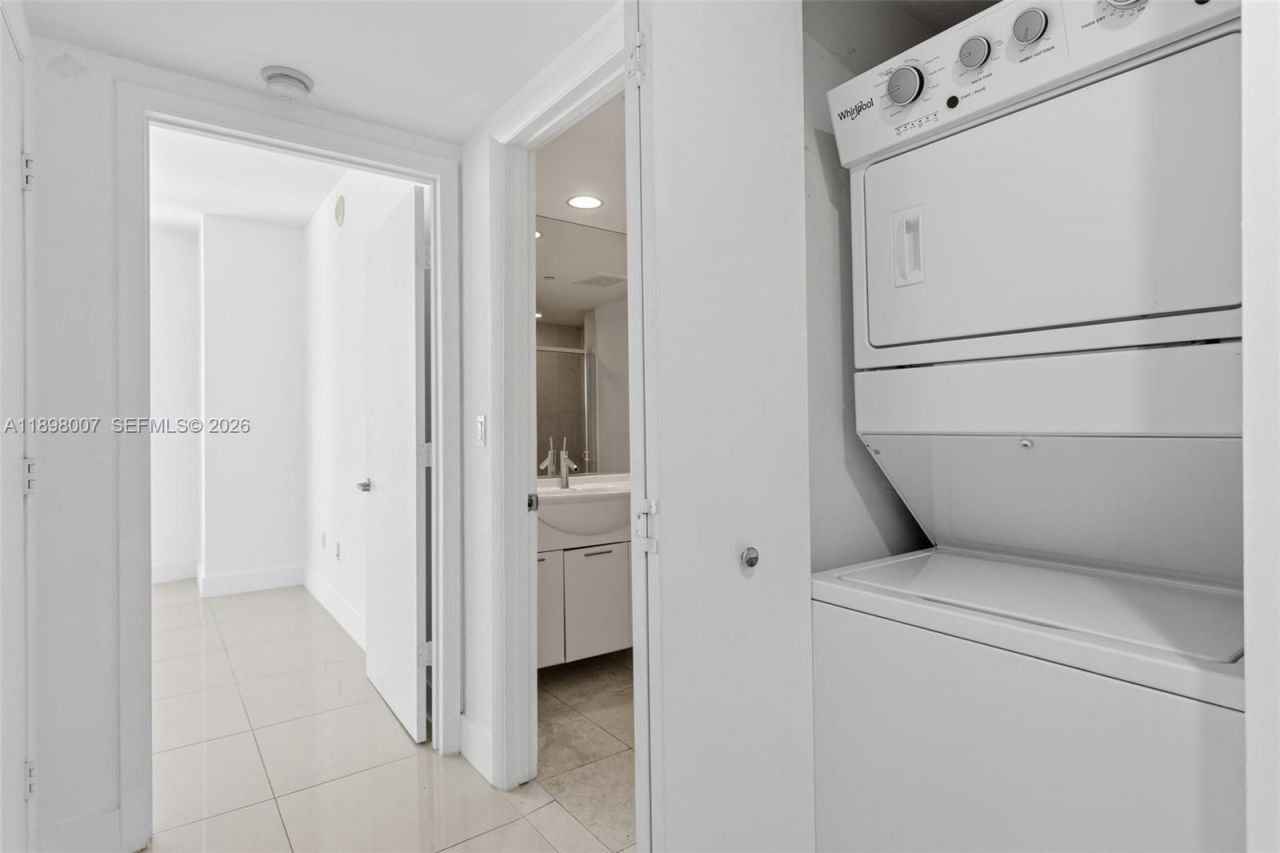 465 Brickell Ave, Unit 1602, Miami, FL 33131 Photo
