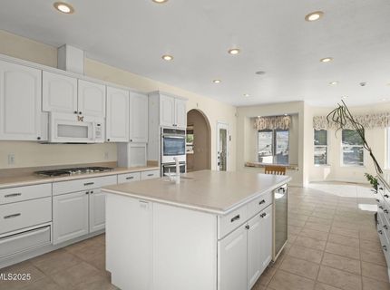 5700 Twin Springs Road, Reno, NV 89510 Photo