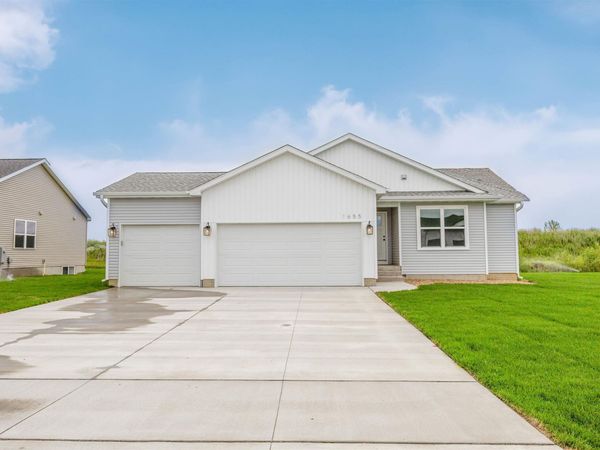 1655 Dalton Street, Jesup, IA 50648