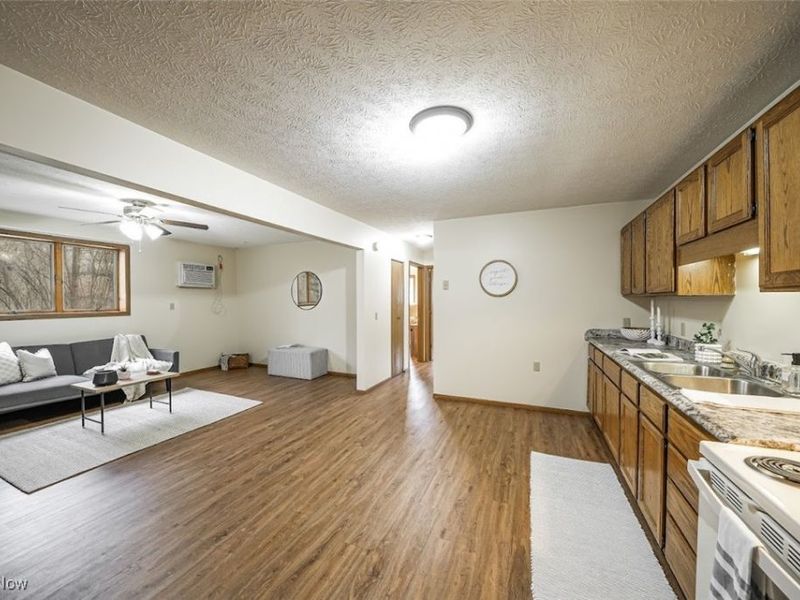 8140 Southwood Drive, Garrettsville, OH 44231 Photo 4