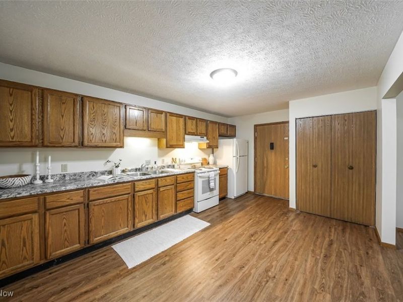 8140 Southwood Drive, Garrettsville, OH 44231 Photo 5