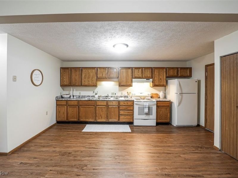 8140 Southwood Drive, Garrettsville, OH 44231 Photo 6