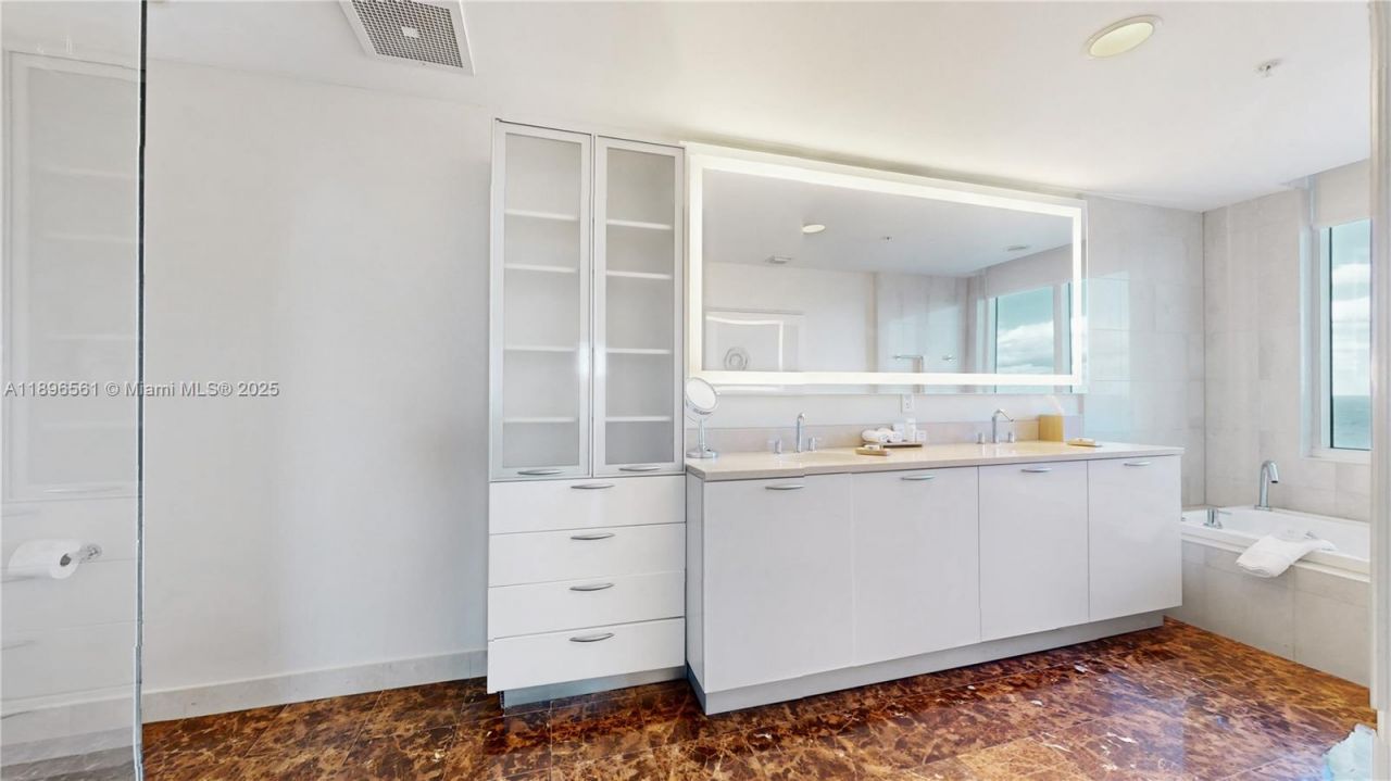 505 N Fort Lauderdale Beach Blvd, Unit 1017, Fort Lauderdale, FL 33304 Photo