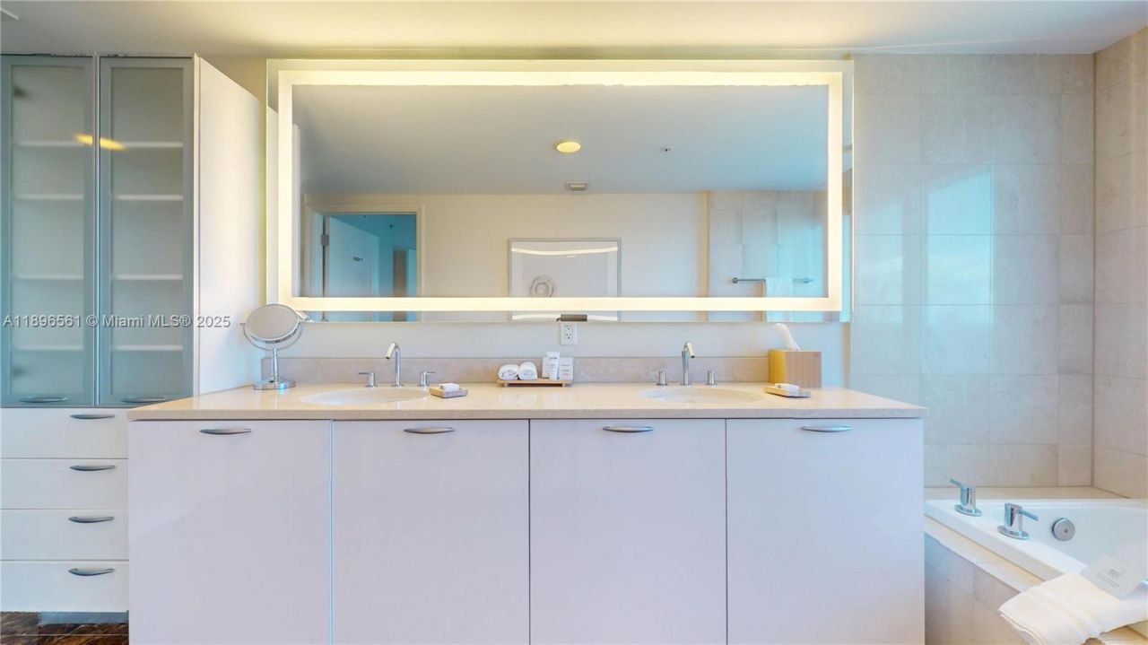 505 N Fort Lauderdale Beach Blvd, Unit 1017, Fort Lauderdale, FL 33304 Photo