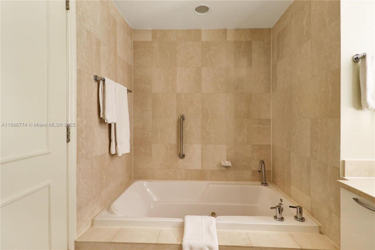 505 N Fort Lauderdale Beach Blvd, Unit 1711, Fort Lauderdale, FL 33304 Photo