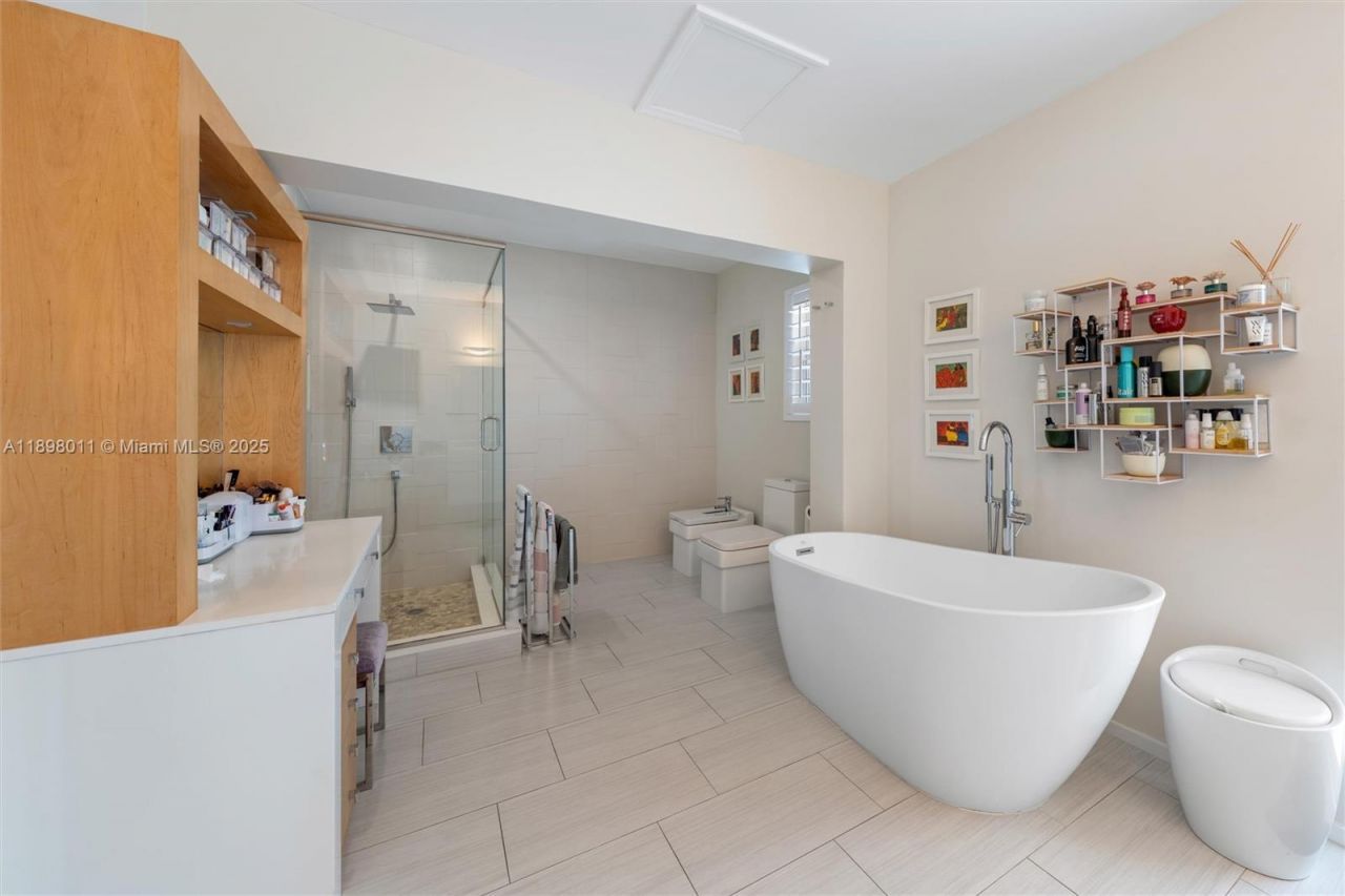 12944 Banyan Rd, North Miami, FL 33181 Photo