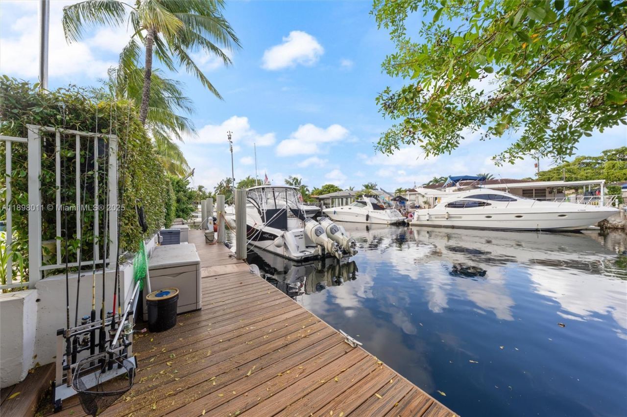 12944 Banyan Rd, North Miami, FL 33181 Photo