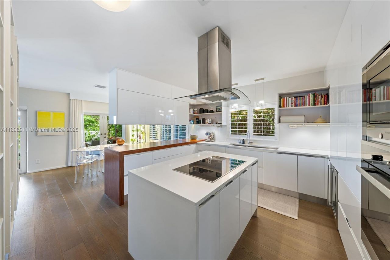 12944 Banyan Rd, North Miami, FL 33181 Photo