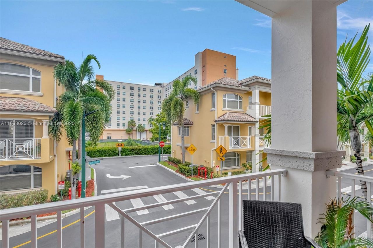 18409 NE 27th Ct, Unit 156, Aventura, FL 33160 Photo