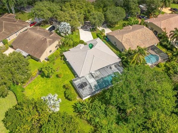 1400 NW 102nd Dr, Coral Springs, FL 33071