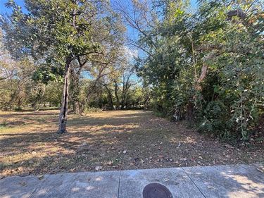 2850 Frost Avenue, Dallas, TX 75215