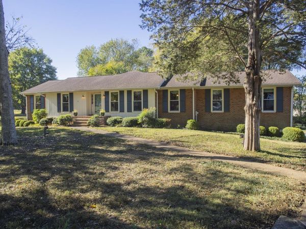 104 Stonewall Dr, Hendersonville, TN 37075