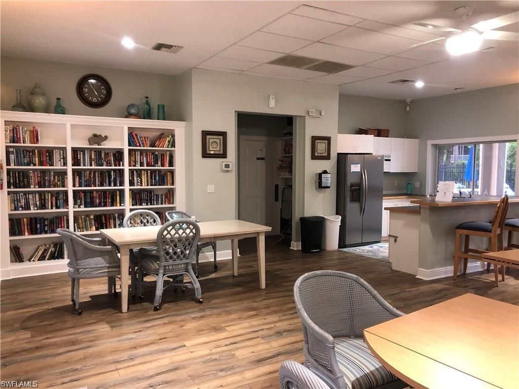 321 Robin Hood Cir, Unit 201, Naples, FL 34104 Photo