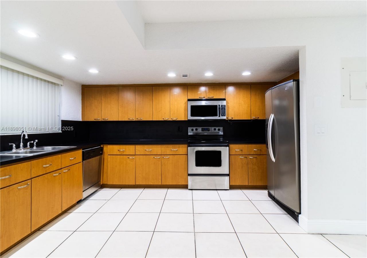 217 NW 109th Ave, Unit 2-217, Miami, FL 33172 Photo