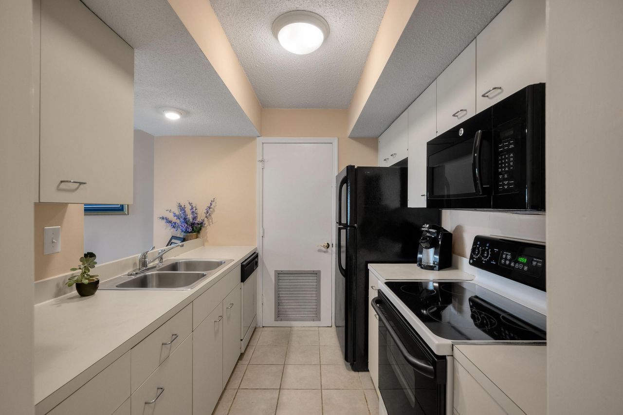 1368 Pelican Watch Villas Photo 12