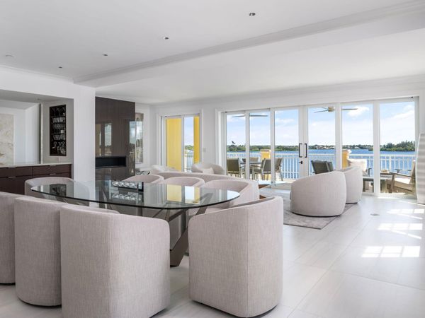 7 Royal Palm Pointe, Unit Ph-W, Vero Beach, FL 32960