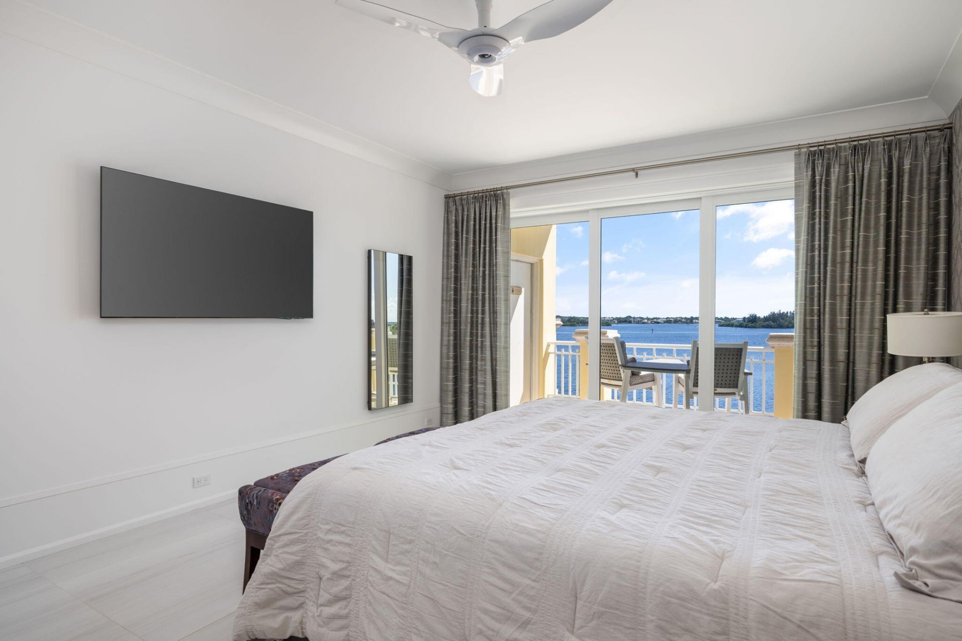 7 Royal Palm Pointe, Unit Ph-W, Vero Beach, FL 32960 Photo