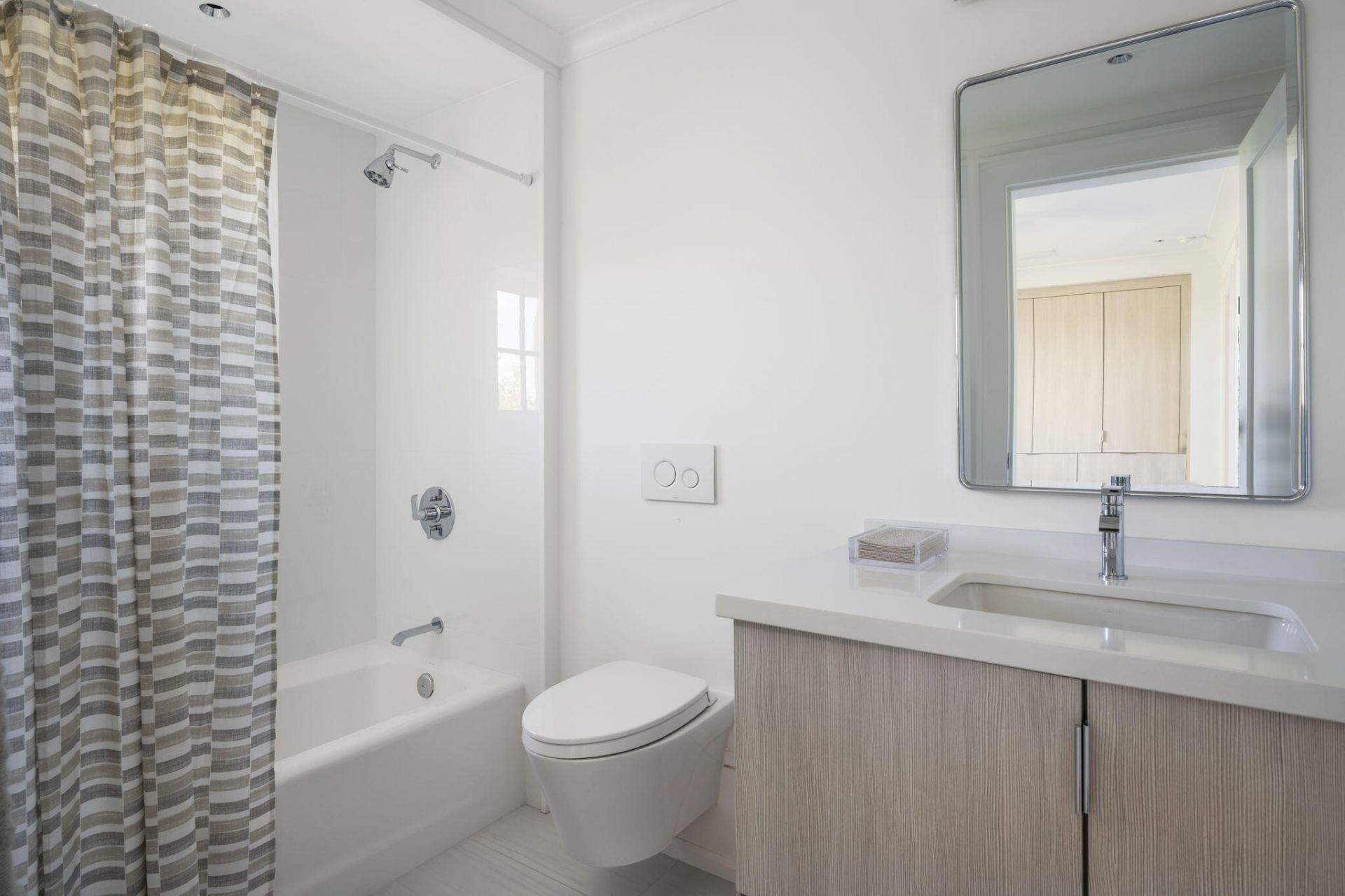 7 Royal Palm Pointe, Unit Ph-W, Vero Beach, FL 32960 Photo