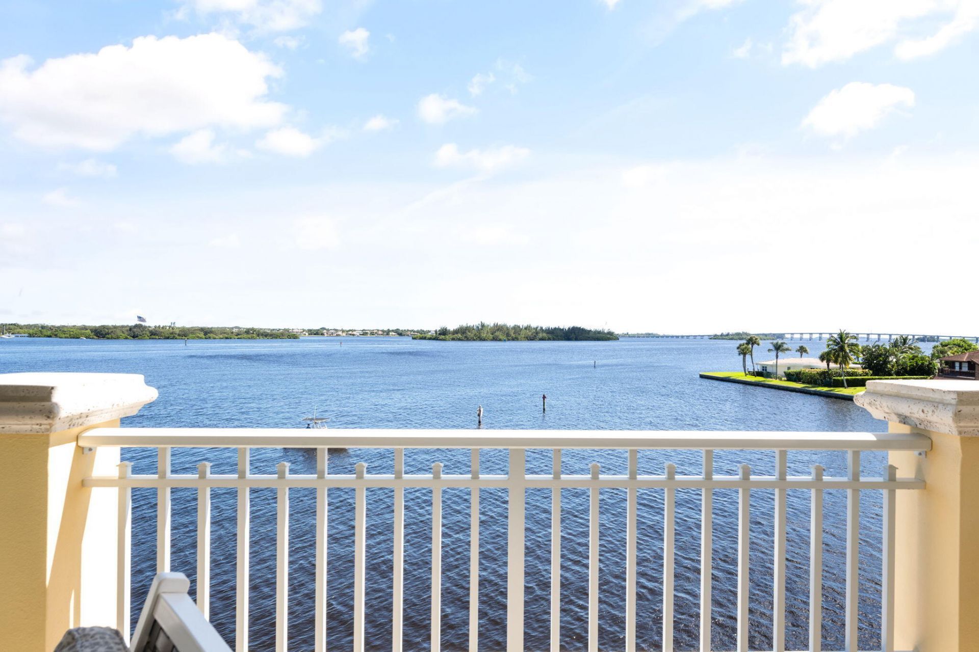 7 Royal Palm Pointe, Unit Ph-W, Vero Beach, FL 32960 Photo