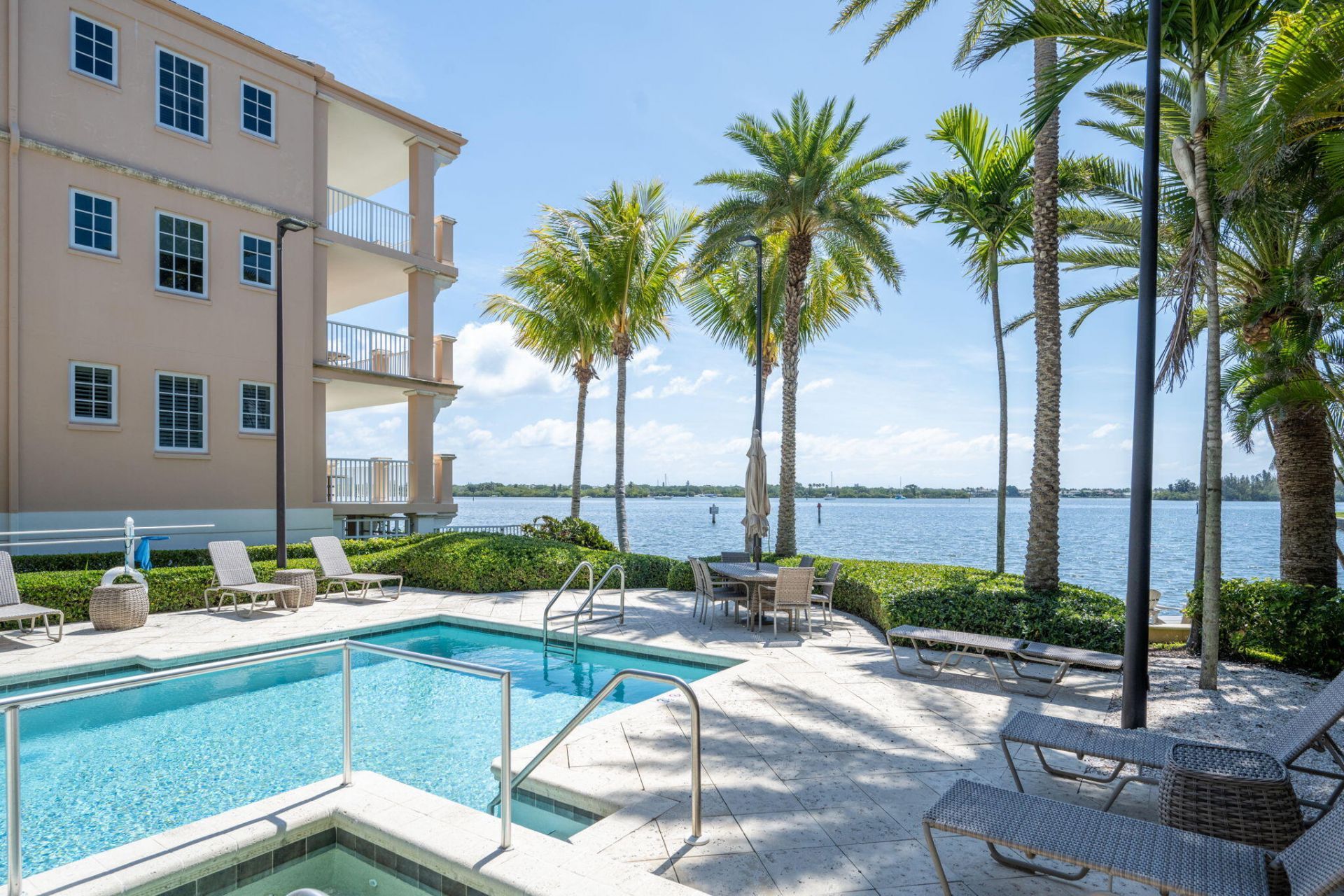 7 Royal Palm Pointe, Unit Ph-W, Vero Beach, FL 32960 Photo