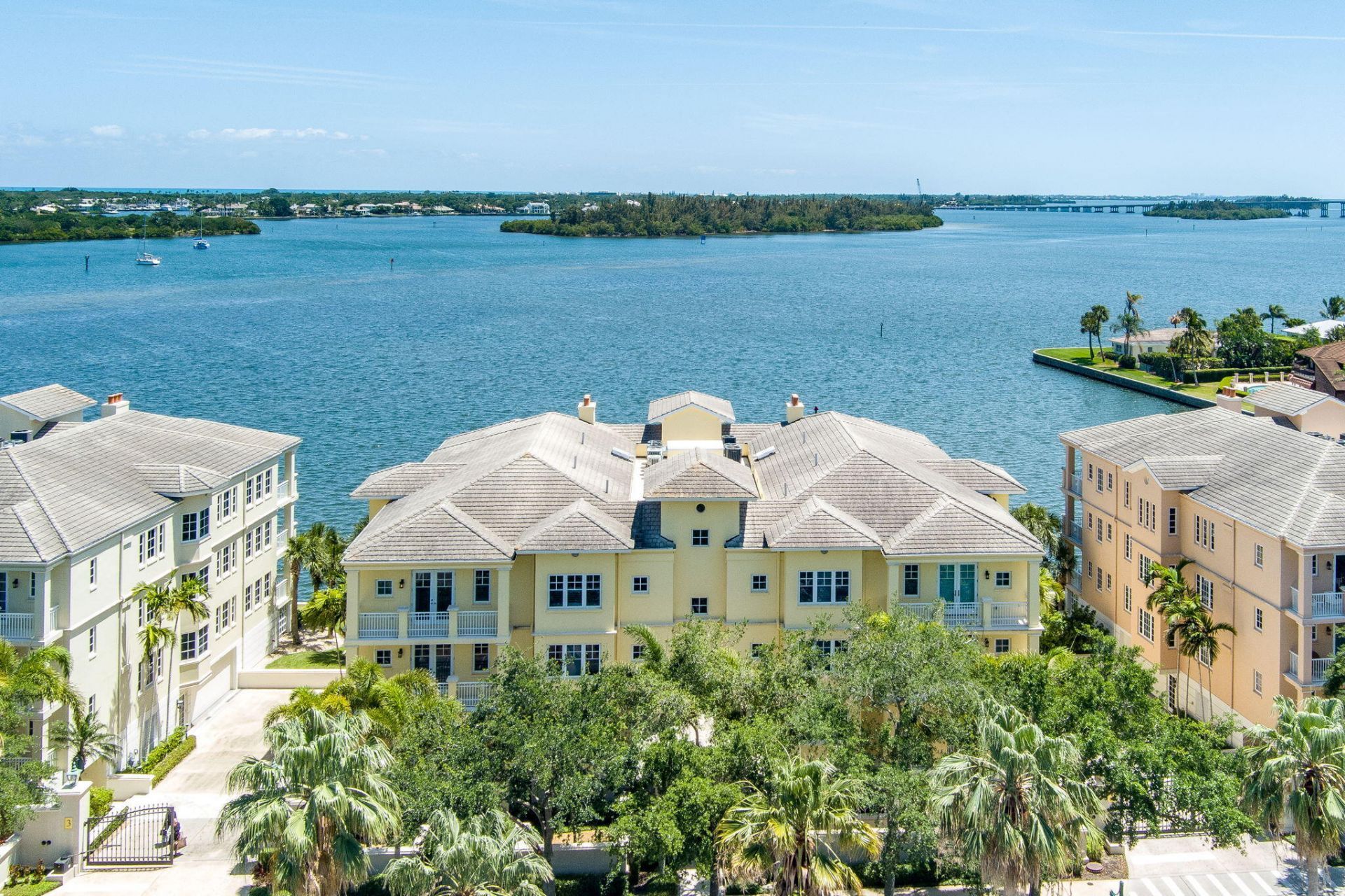 7 Royal Palm Pointe, Unit Ph-W, Vero Beach, FL 32960 Photo