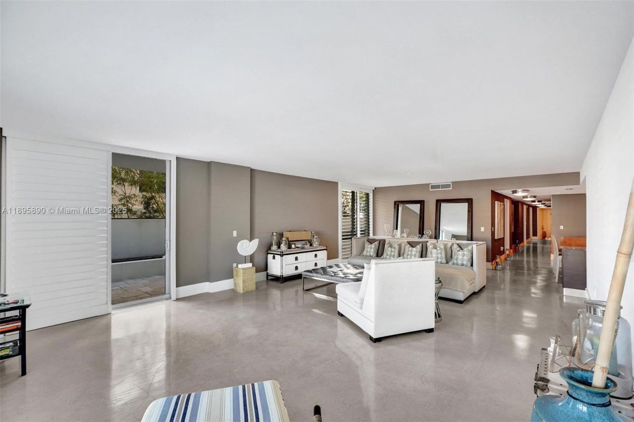 9400 W Bay Harbor Dr, Unit 103, Bay Harbor Islands, FL 33154 Photo