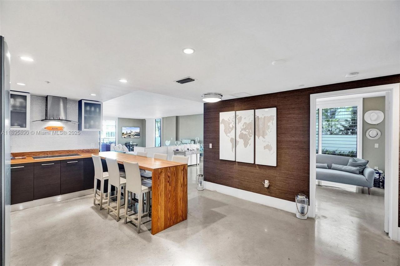 9400 W Bay Harbor Dr, Unit 103, Bay Harbor Islands, FL 33154 Photo