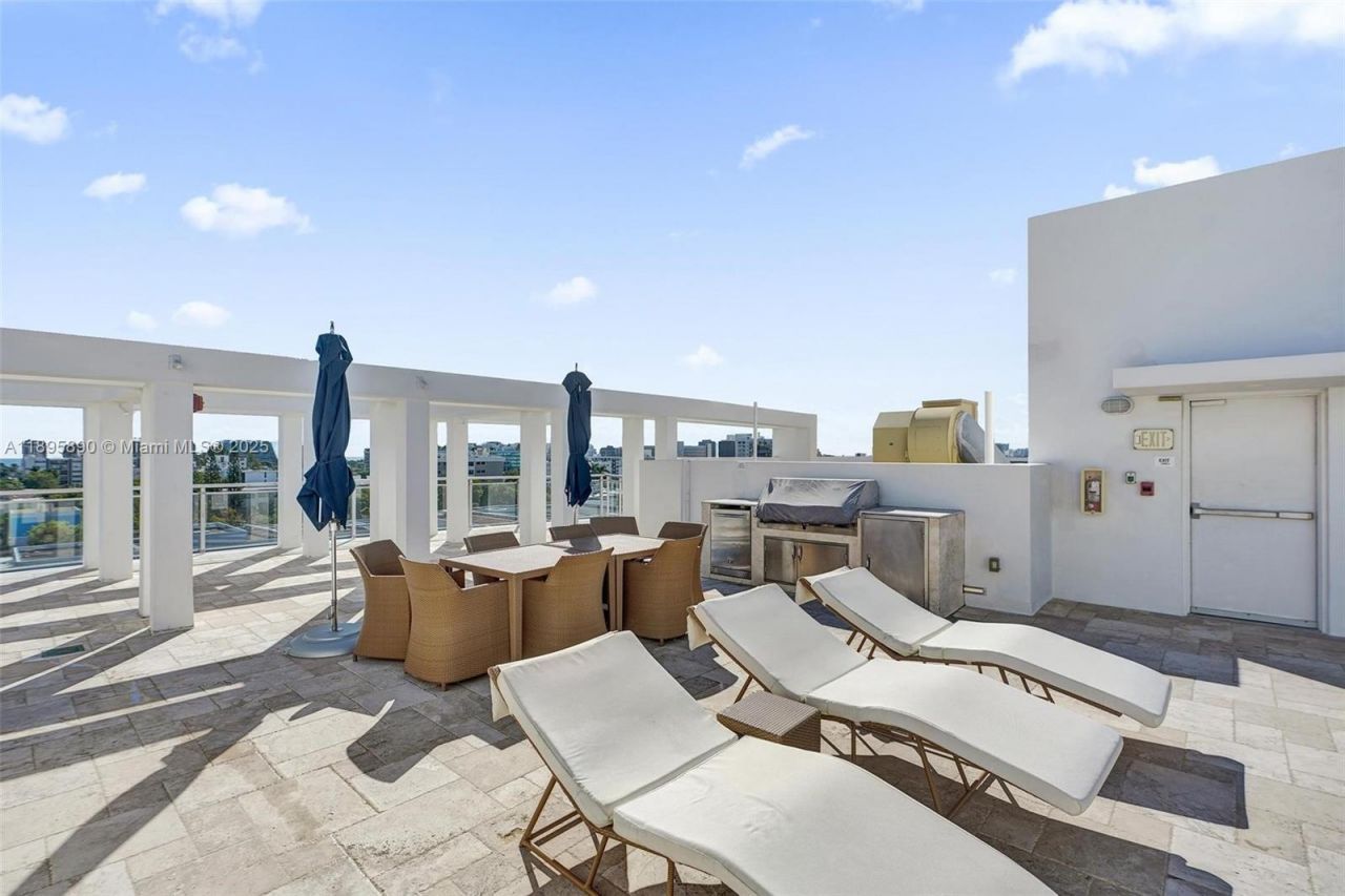 9400 W Bay Harbor Dr, Unit 103, Bay Harbor Islands, FL 33154 Photo