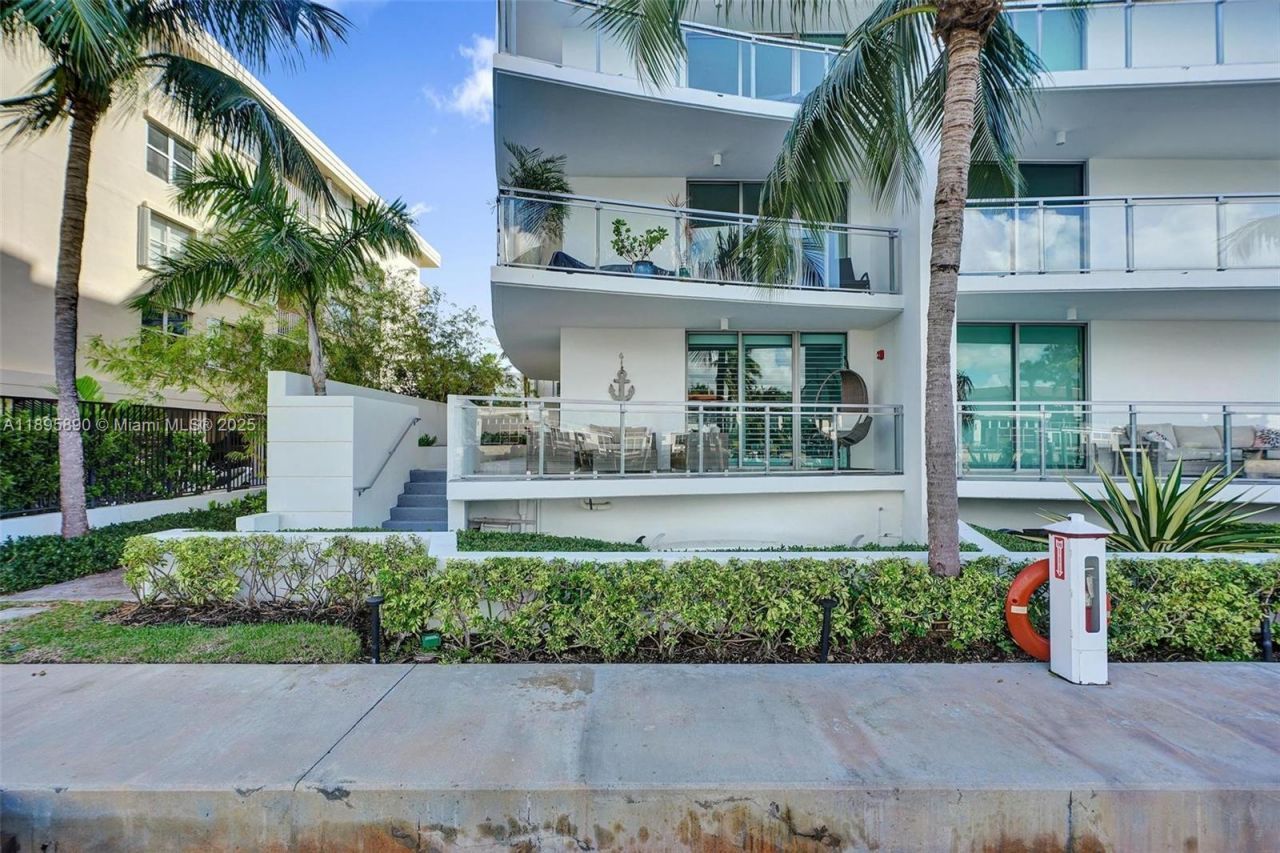 9400 W Bay Harbor Dr, Unit 103, Bay Harbor Islands, FL 33154 Photo