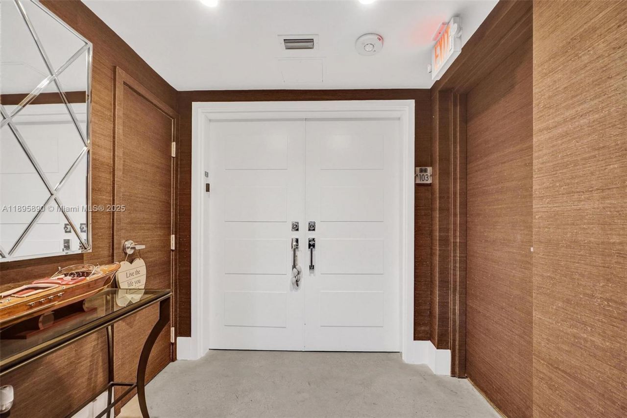 9400 W Bay Harbor Dr, Unit 103, Bay Harbor Islands, FL 33154 Photo