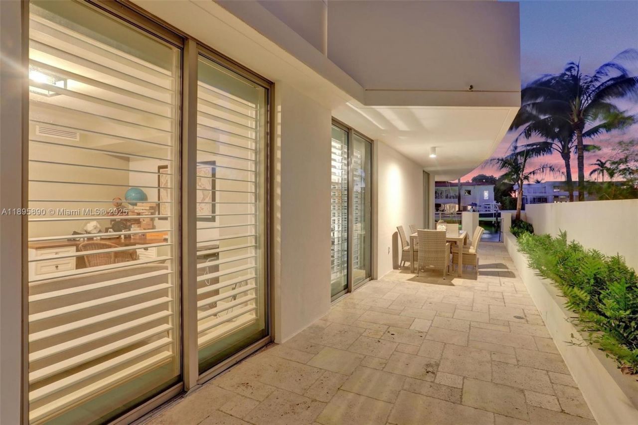 9400 W Bay Harbor Dr, Unit 103, Bay Harbor Islands, FL 33154 Photo