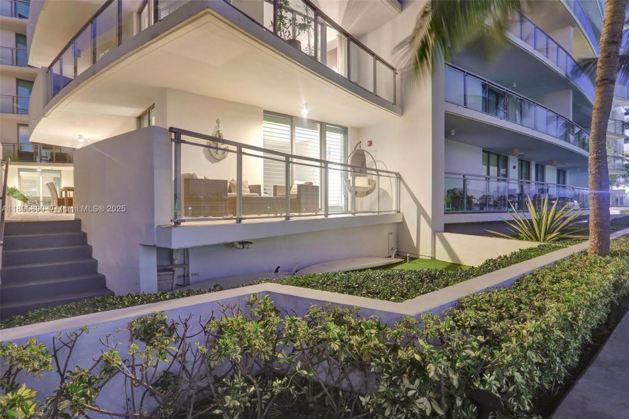 9400 W Bay Harbor Dr, Unit 103, Bay Harbor Islands, FL 33154 Photo