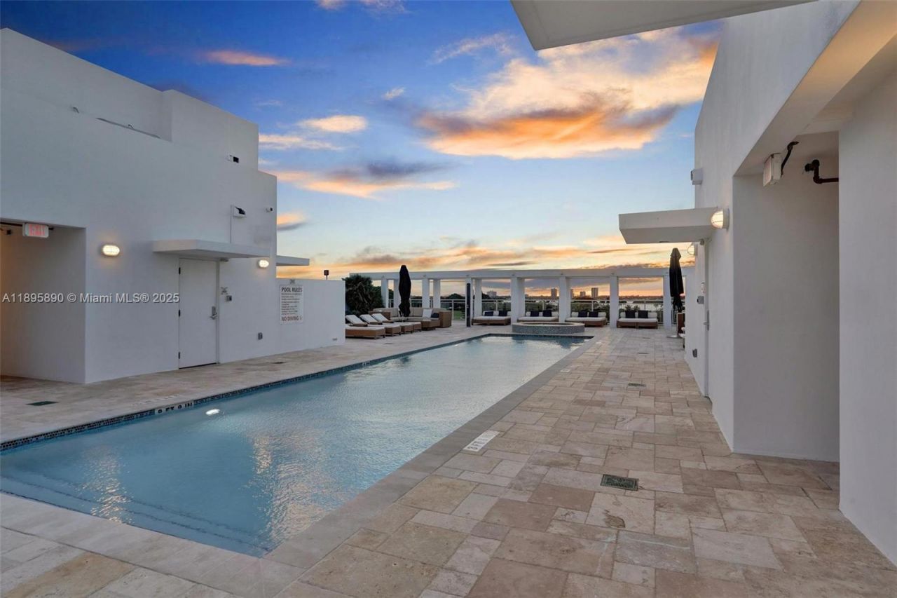 9400 W Bay Harbor Dr, Unit 103, Bay Harbor Islands, FL 33154 Photo